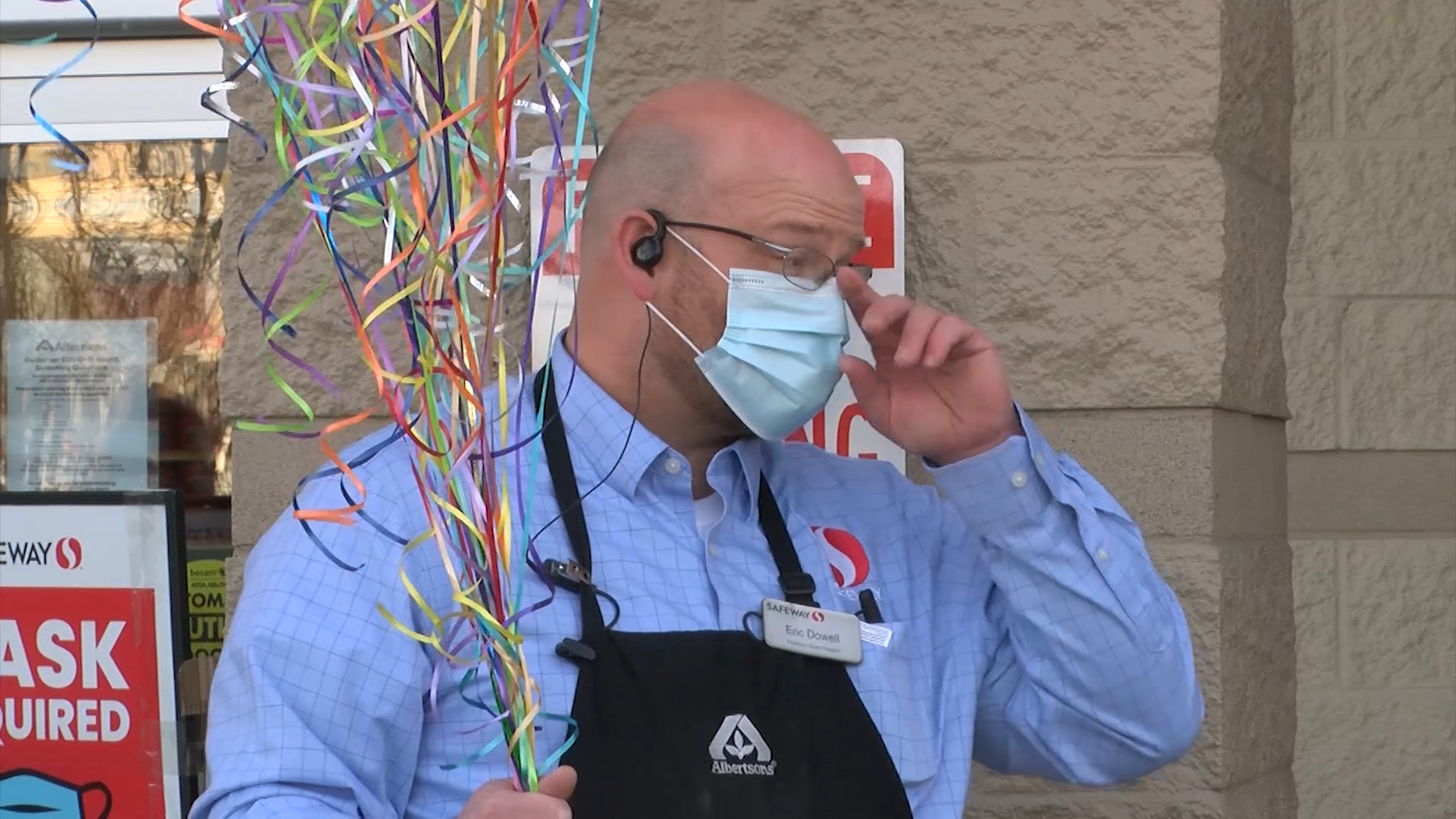 Helena Safeway employee receives top honor and recognition for supporting the community - Vimarsana News