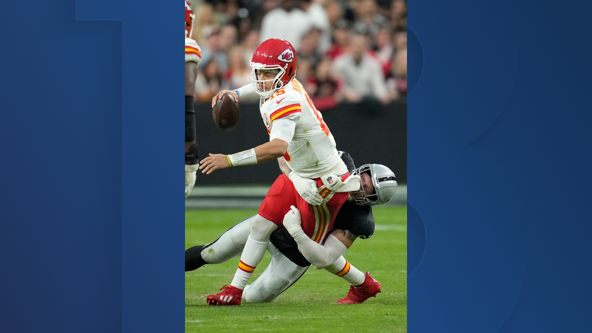 Maxx Crosby and Mahomes