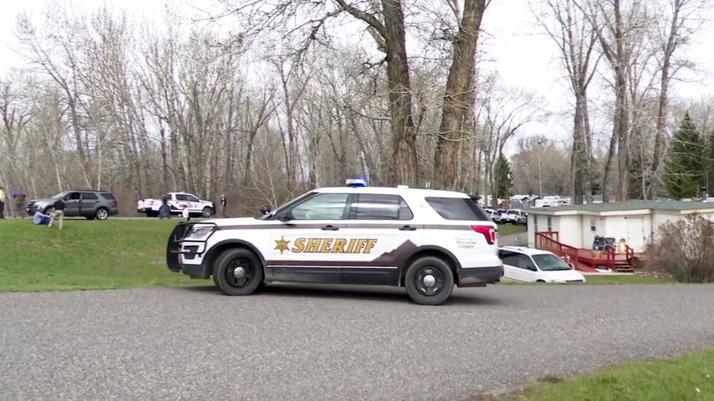 Hostage situation with armed suspect in Gallatin County