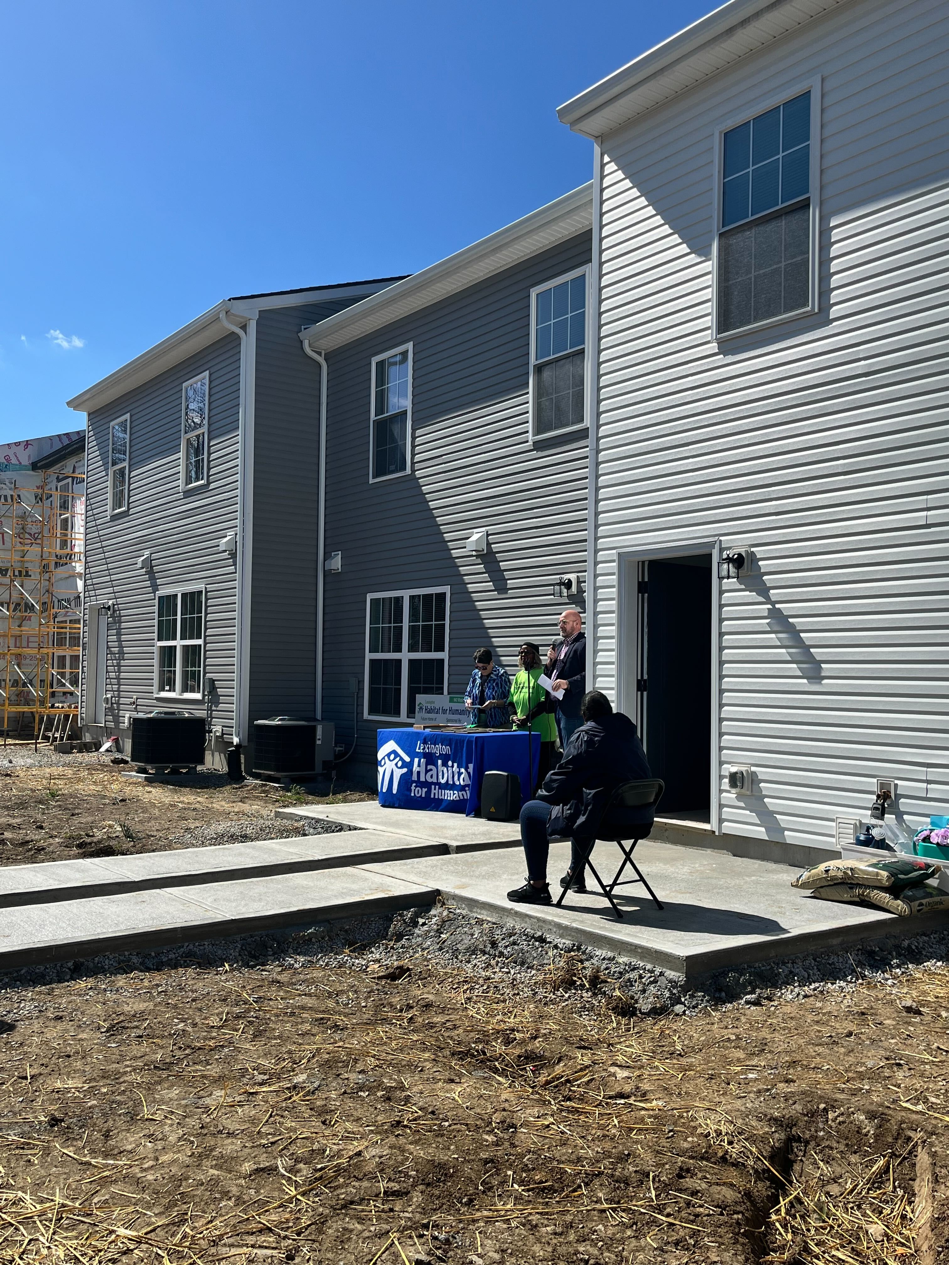 Lexington woman receives keys to new home