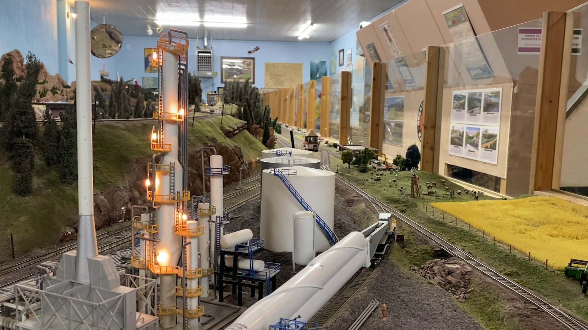 Huge model train set draws crowds at Montana State Fair
