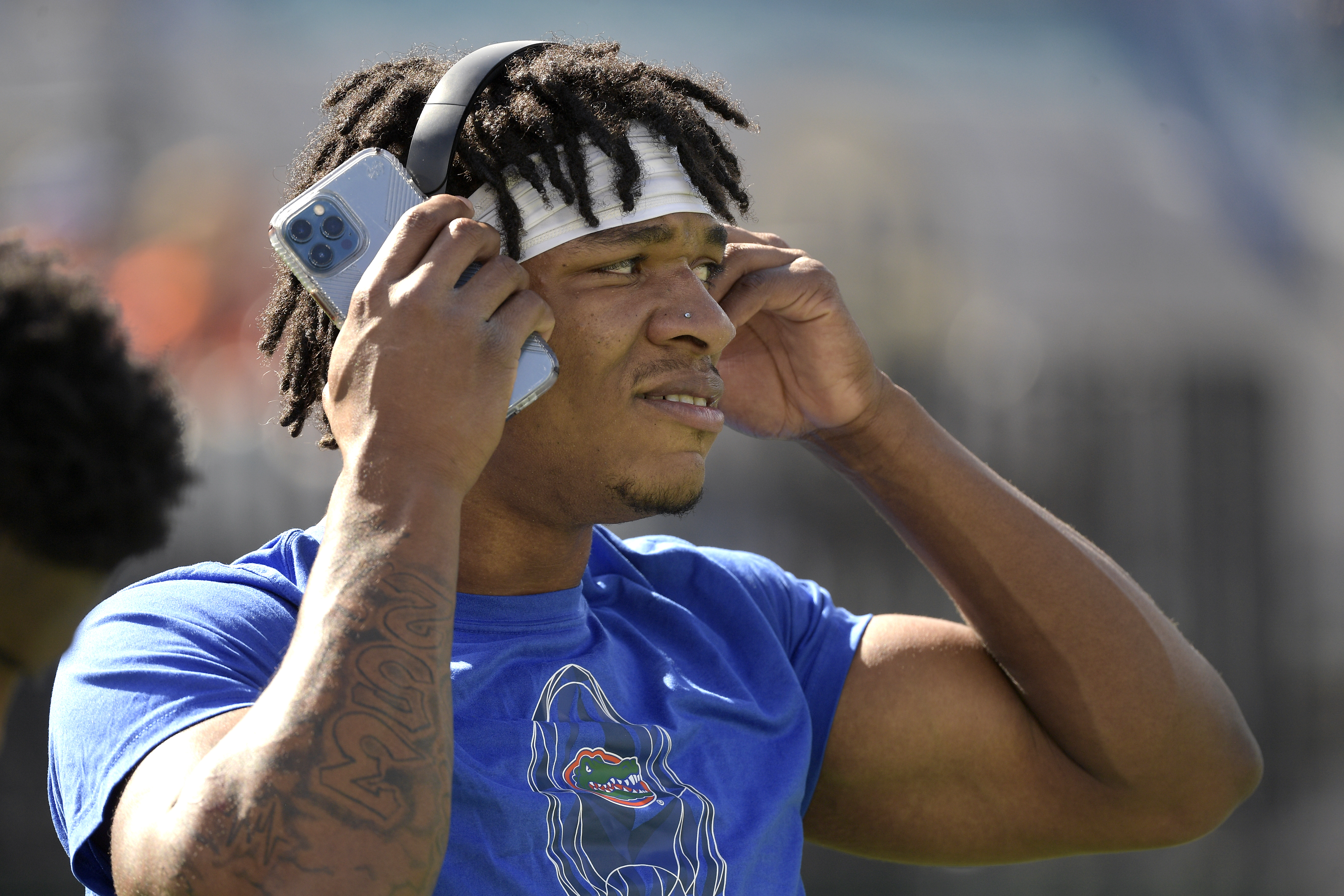 Florida Gators QB Anthony Richardson with headphones on during warm ups vs. Georgia Bulldogs in 2021
