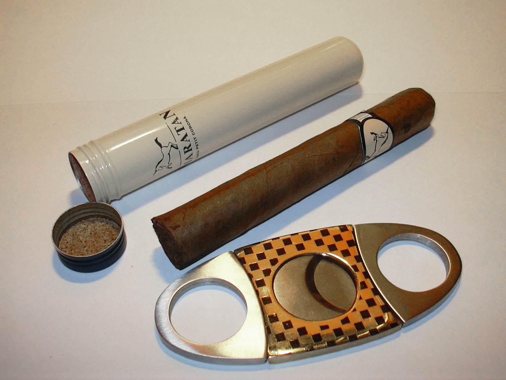 Cigar tube and cutter