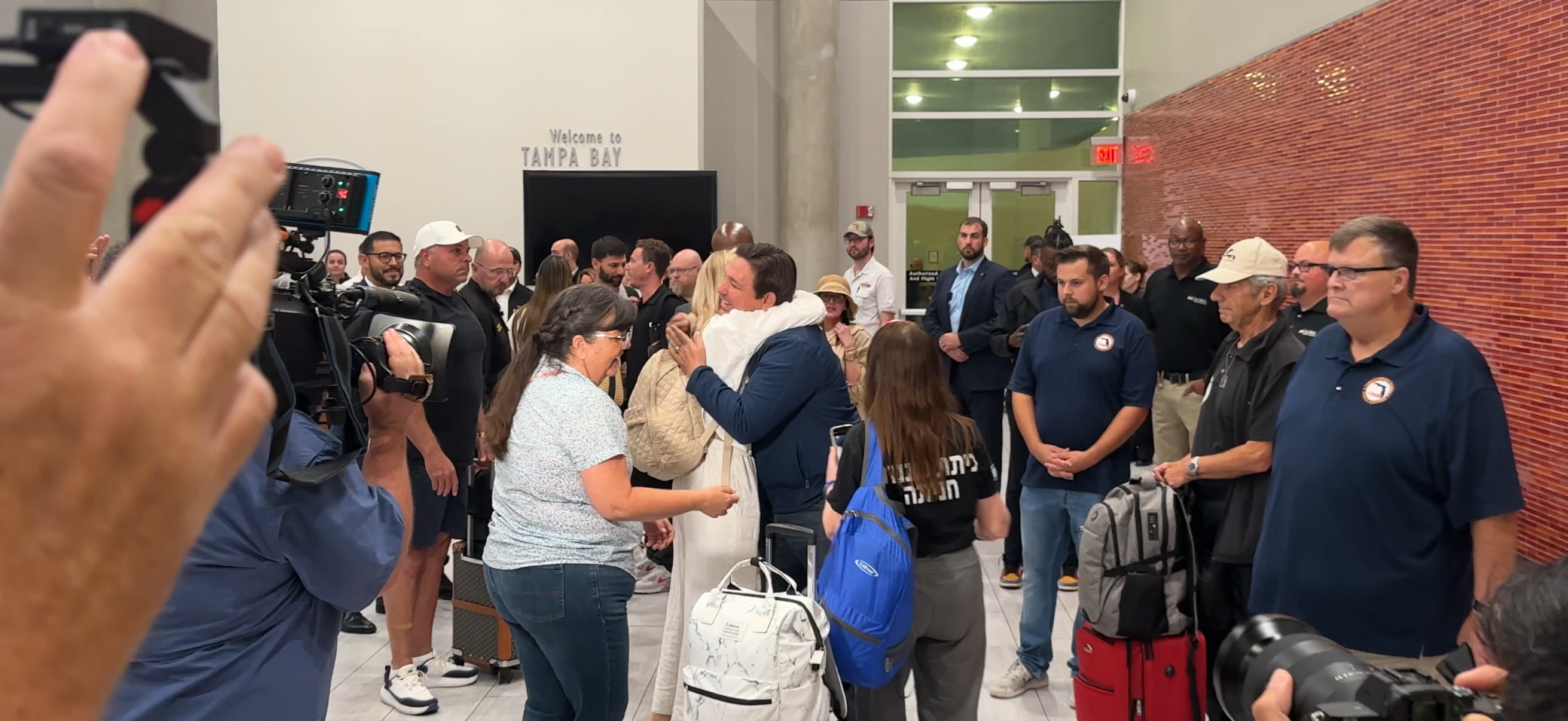 DeSantis greets Israel evacuees at TPA