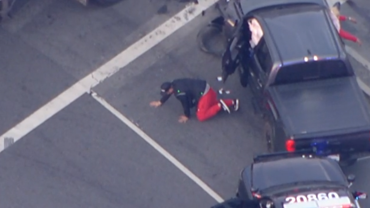 Vehicle pursuit in Pomona