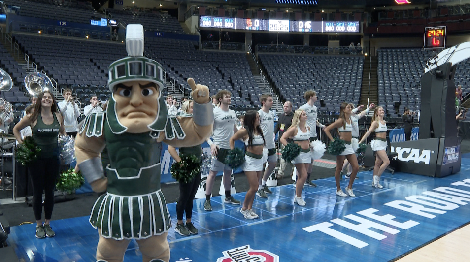 Sparty, cheer team, band at Spartans' open practice Thursday
