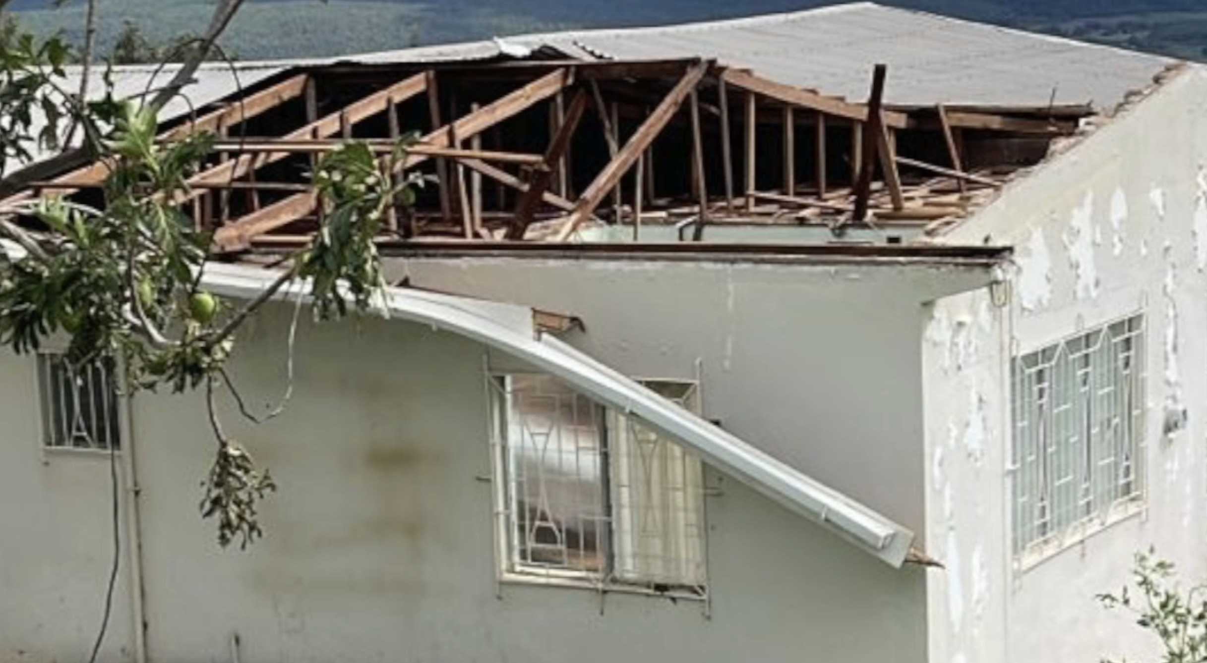 Jamaican native watches helplessly as Hurricane Melissa devastates family's homes