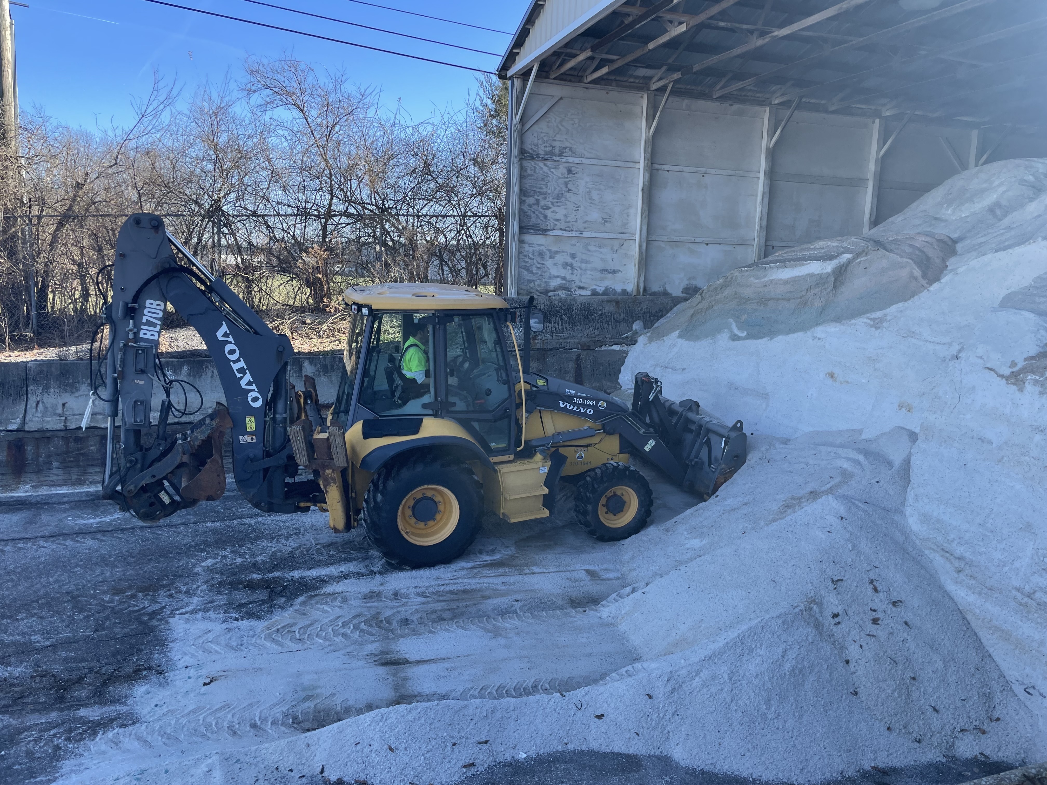 snow crew snowfall kytc.jpg