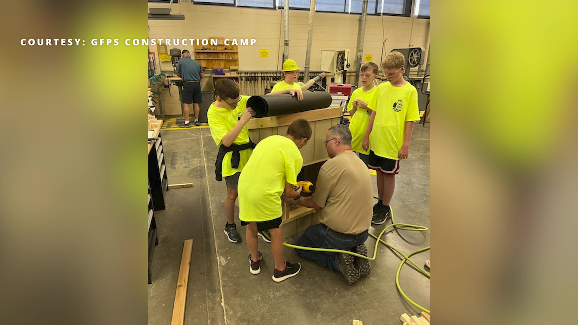 Students built and donated dog houses to animal adoption center