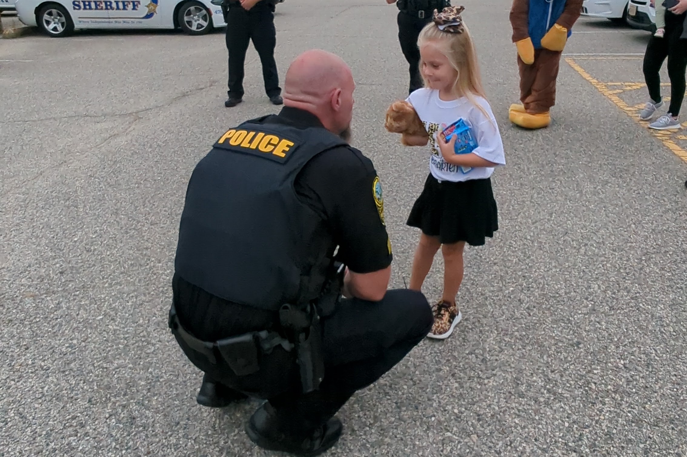Fallen Newport News officer's daughter gets special first day of school send-off