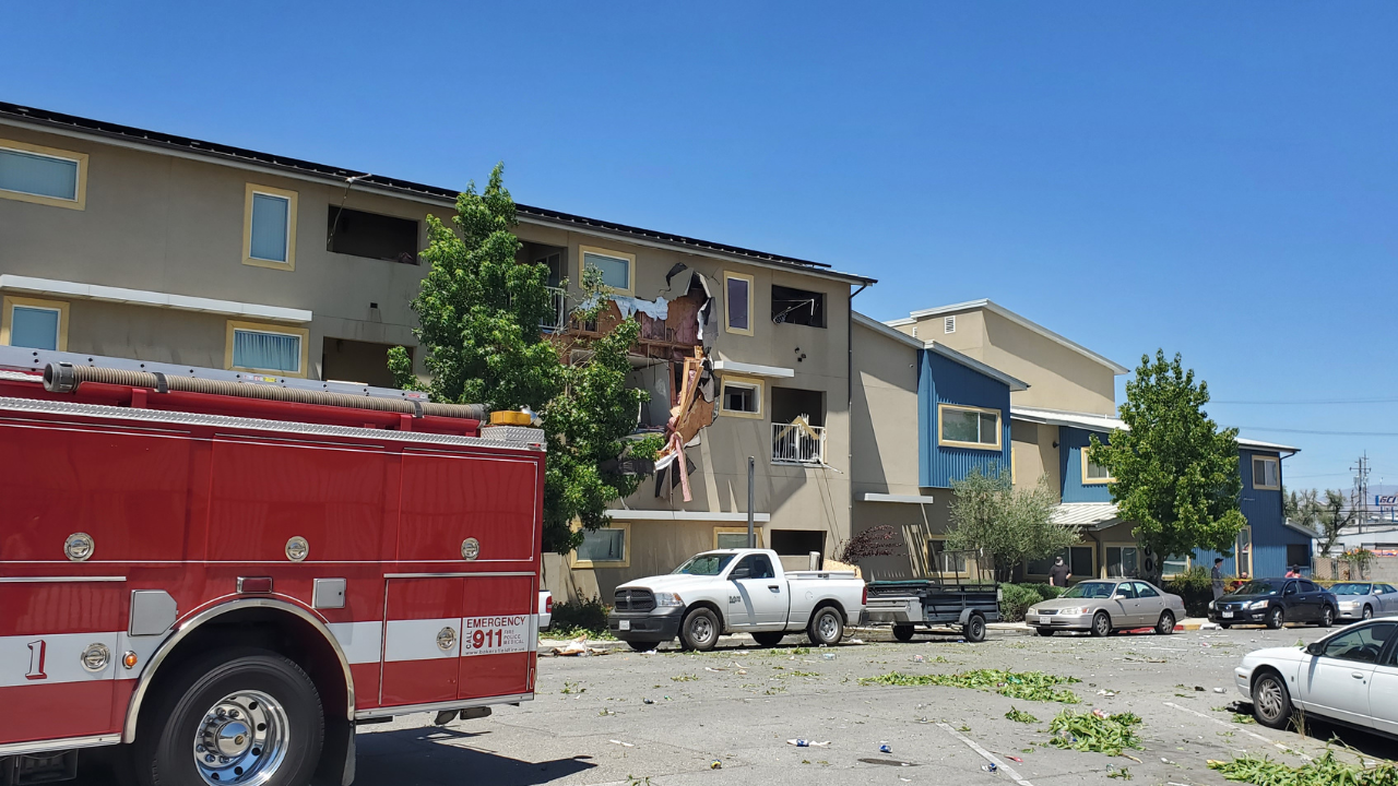 Bakersfield Fire: Injuries reported in an explosion Downtown 
