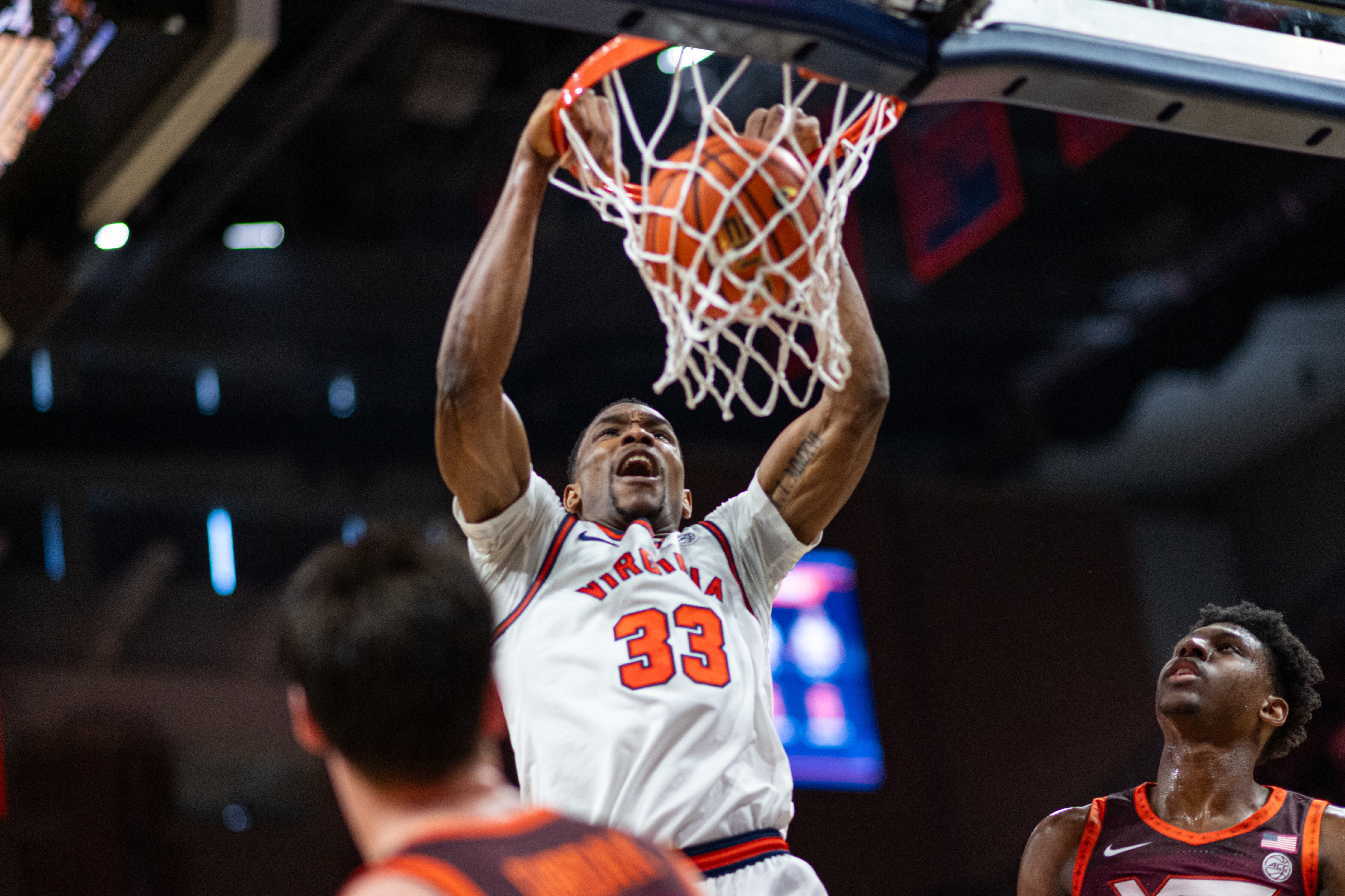 Virginia center Ugonna Onyenso (33)
