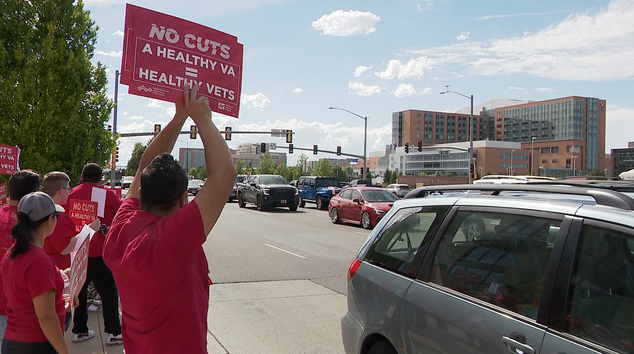 VA nurses rally in Aurora claiming a staffing crisis, while hospital officials say there is no nationwide staff shortage