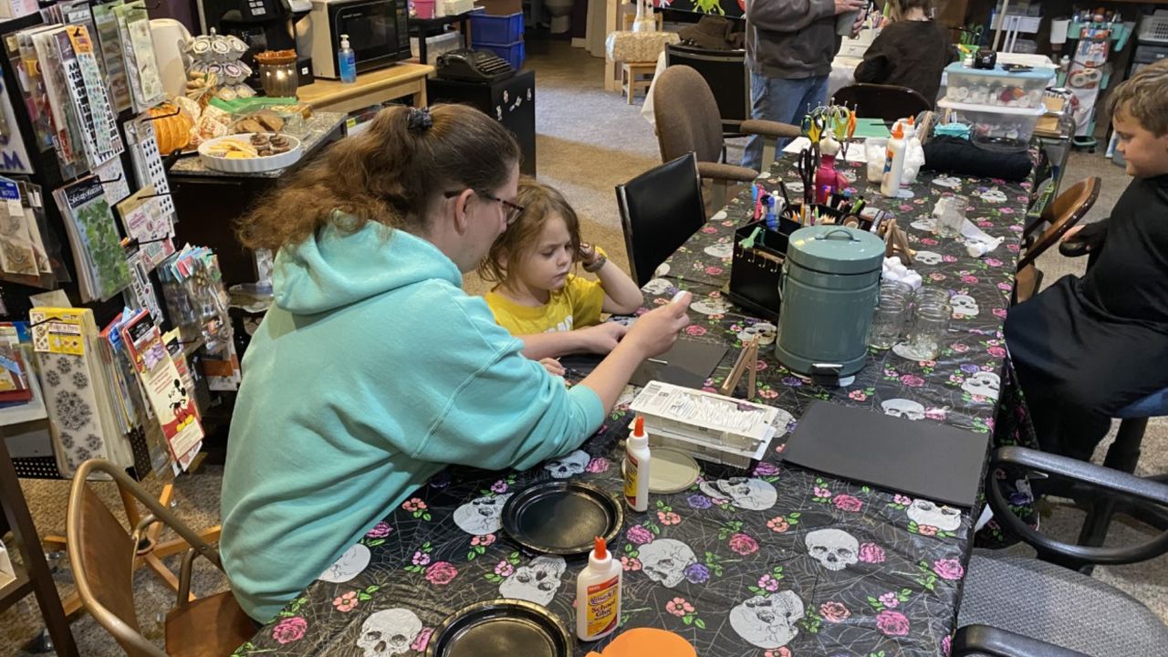 Crafter's Lounge shares Halloween spirit with kids