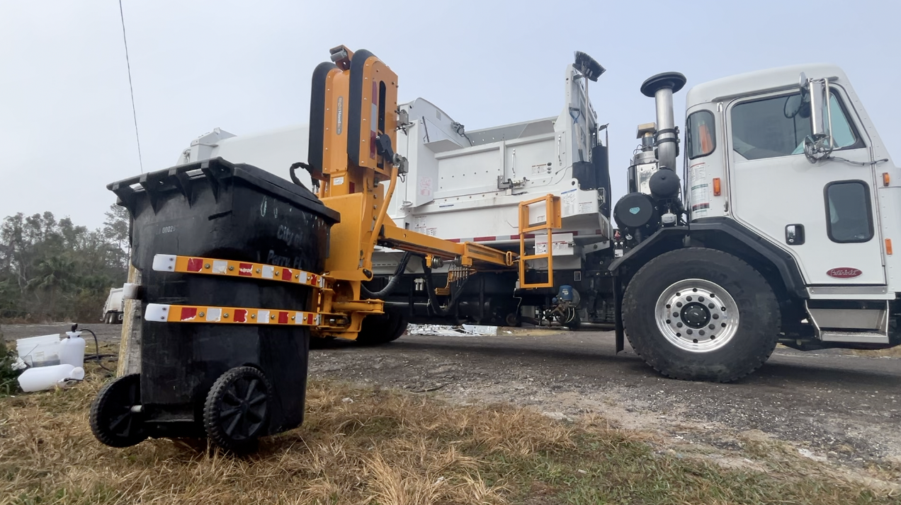New garbage truck for the City of Perry