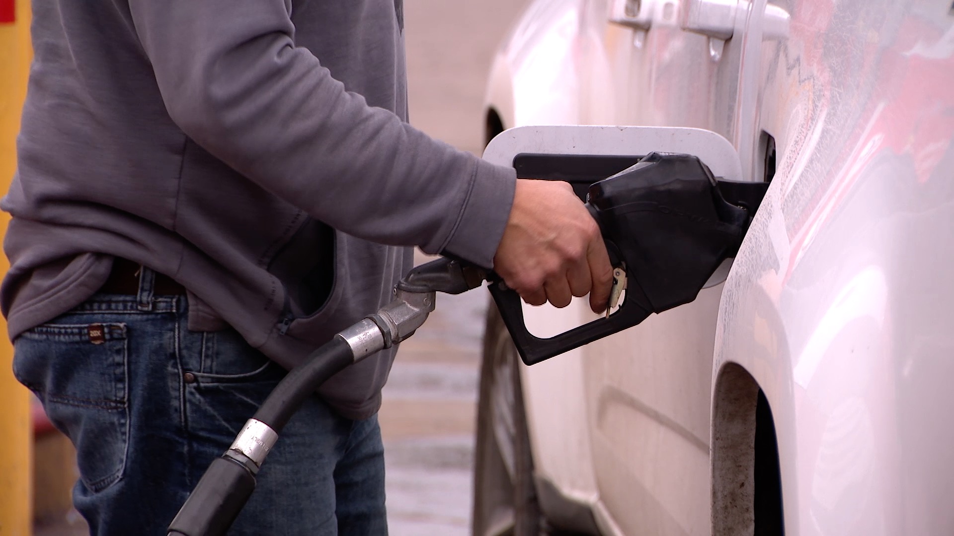 Rising gas prices in CO after refinery shutdown, impacting drivers, petroleum companies.jpg
