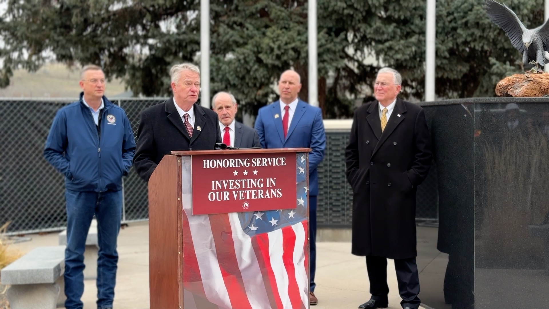 GOV LITTLE VETERANS PRESSER thumbnaikl.jpg