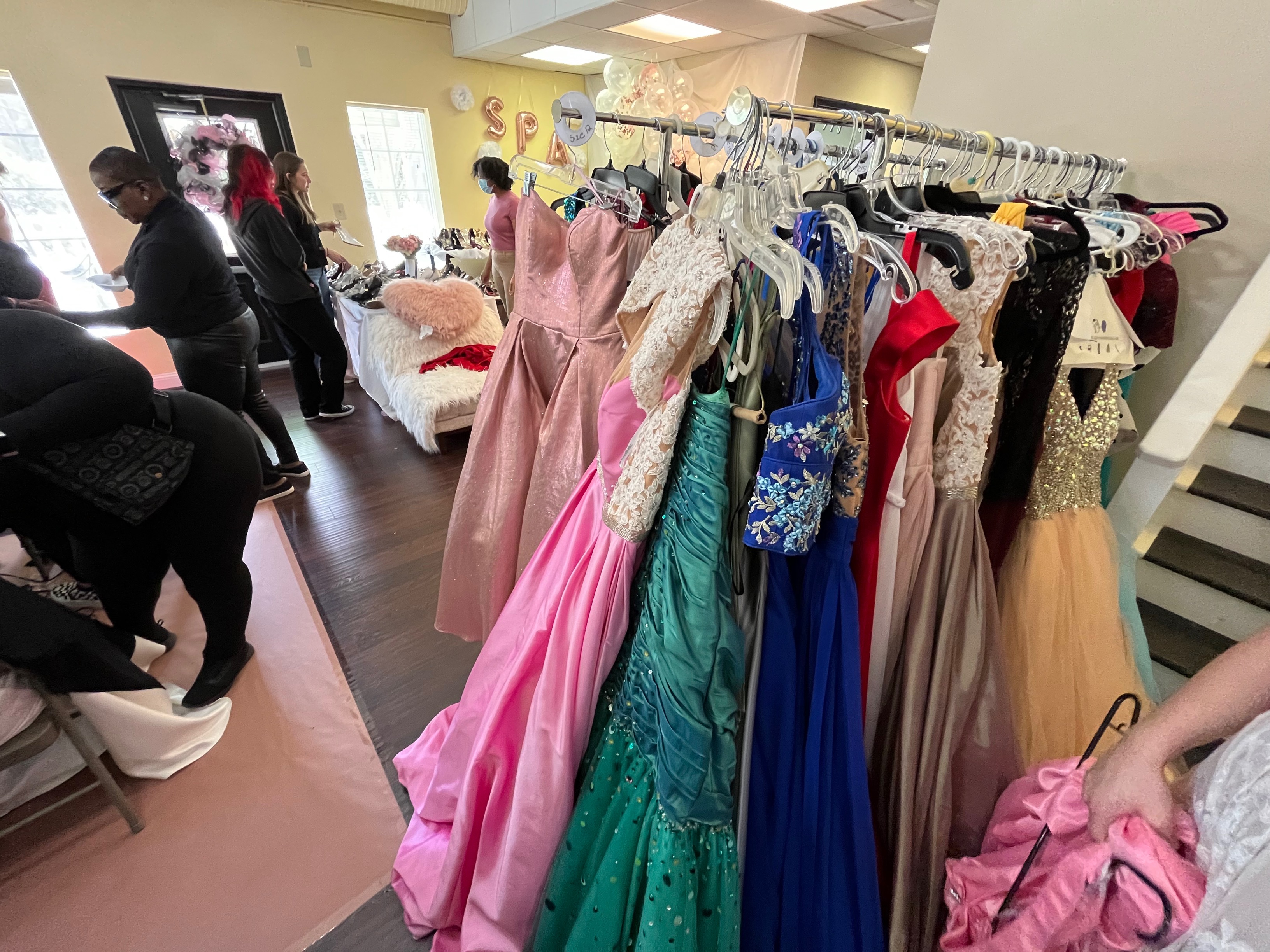 Virginia Beach nonprofit gives local girls in foster care the prom experience