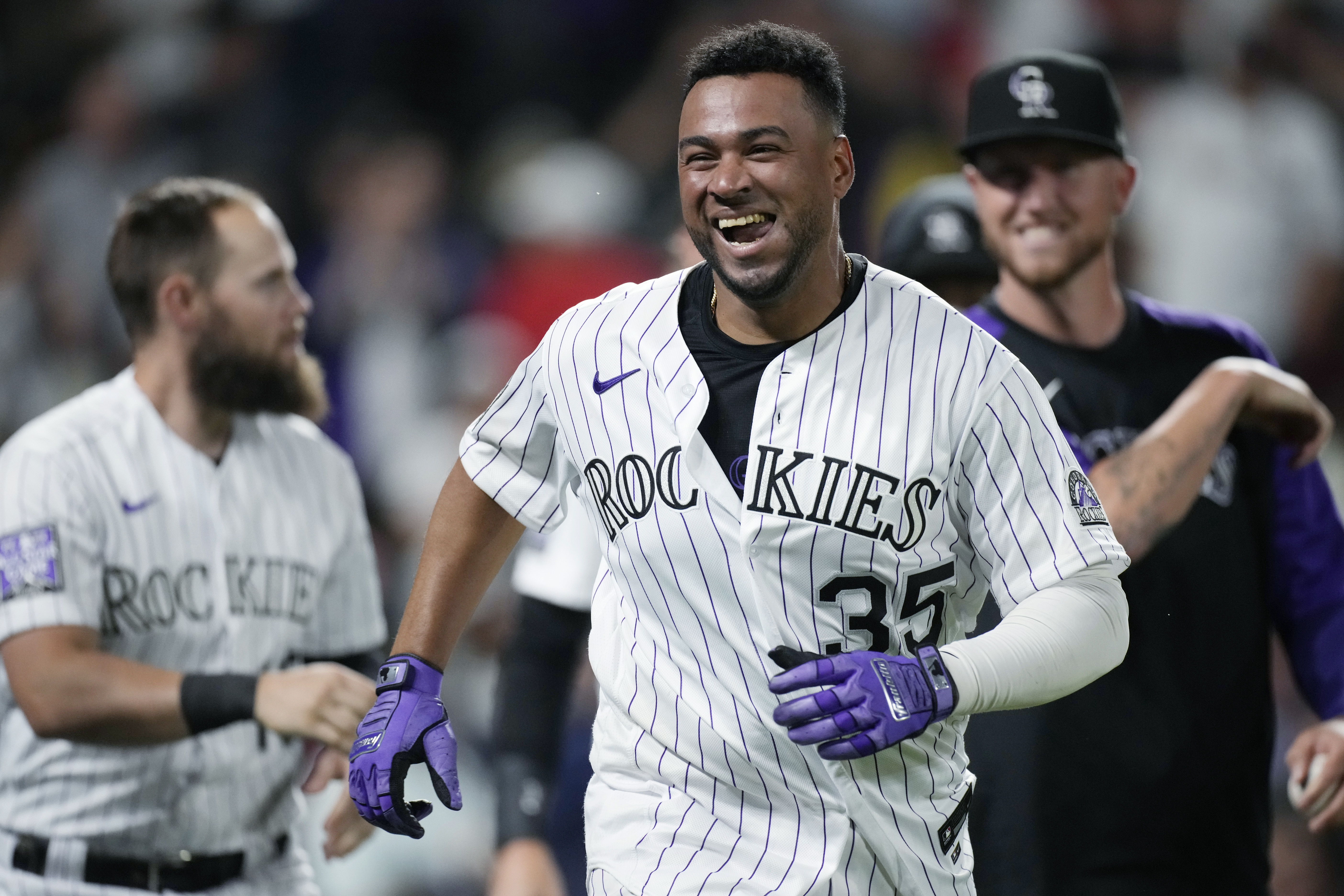 Díaz's walk-off homer lifts Rockies over Cardinals, 5-2