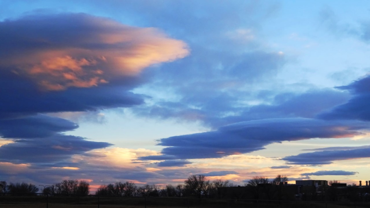 Lenticular clouds