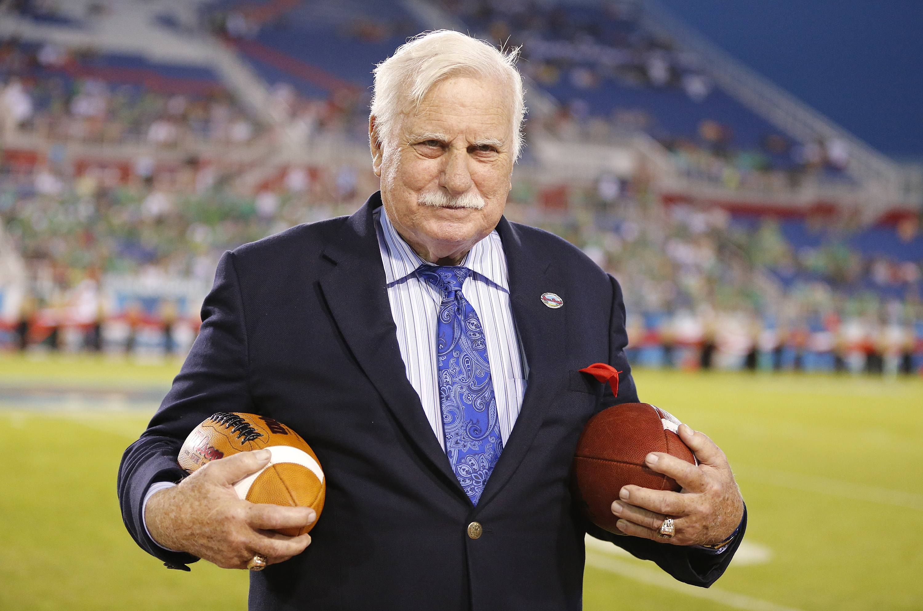 Howard Schnellenberger, 87, Miami, Louisville coach, dies