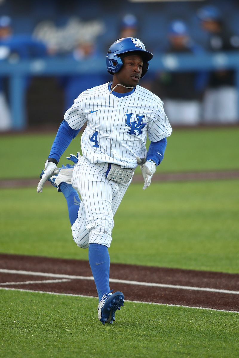Lewis_Zeke run 1B.jpg