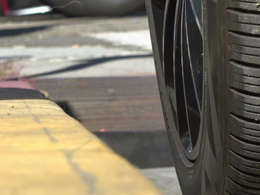 san_diego_sidewalk_curb_parking.png