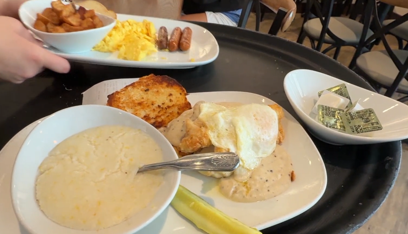 broken egg cafe