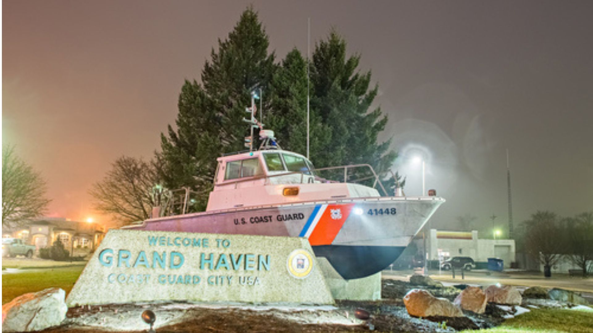A "Welcome to Grand Haven" sign in Grand Haven, Michigan.