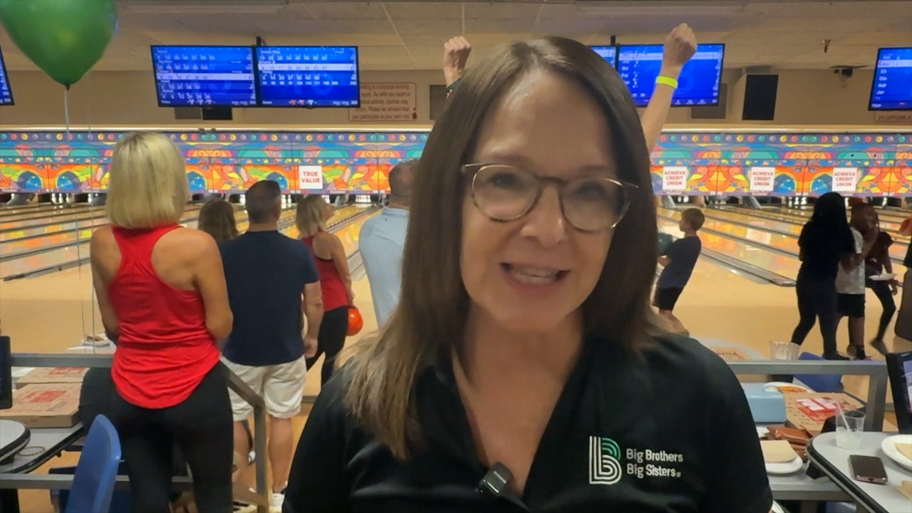 Kids meet mentors, former NFL players at Tampa bowling fundraiser