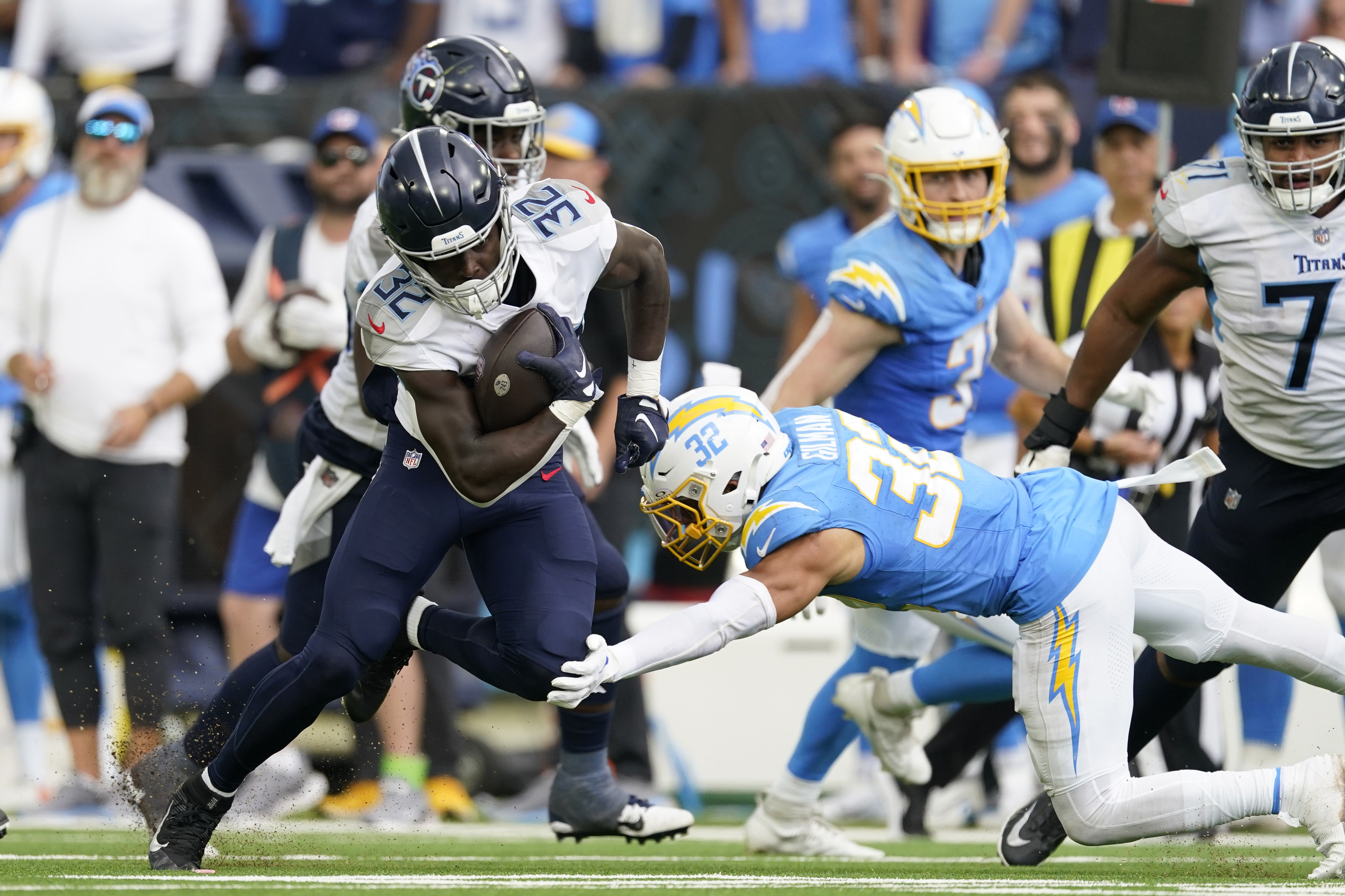 Chargers Titans Football
