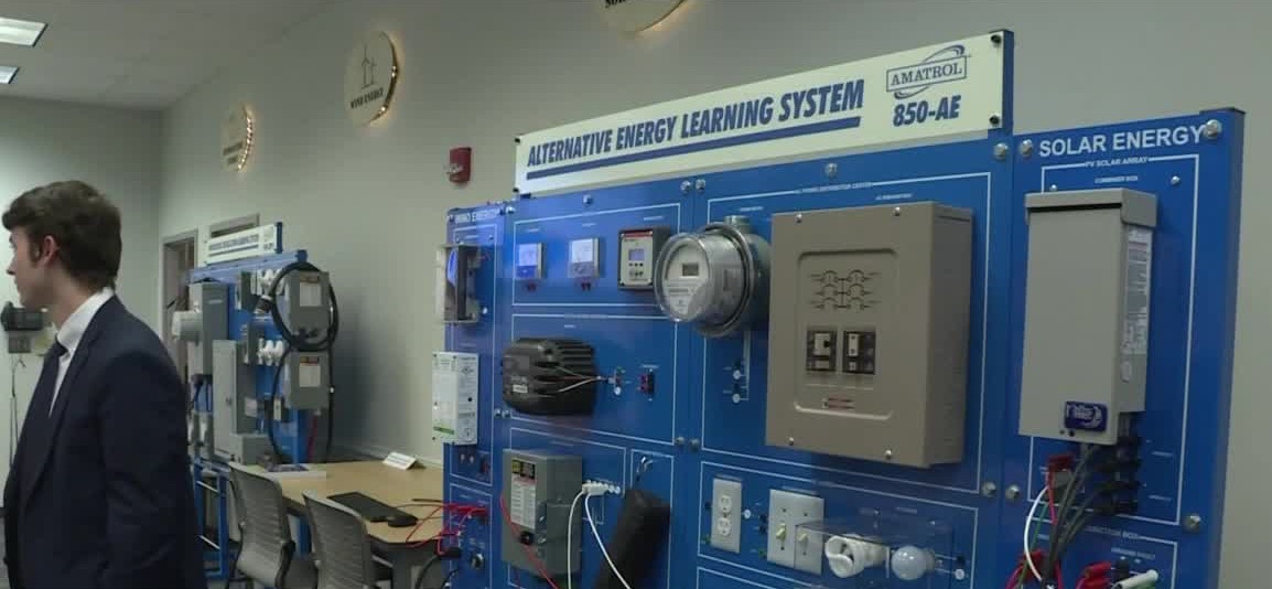 Students learn about renewable energy in first Virginia Beach academic STEM program