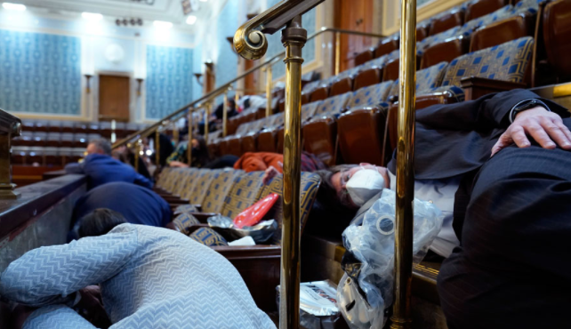 VIolence at US Capitol.PNG