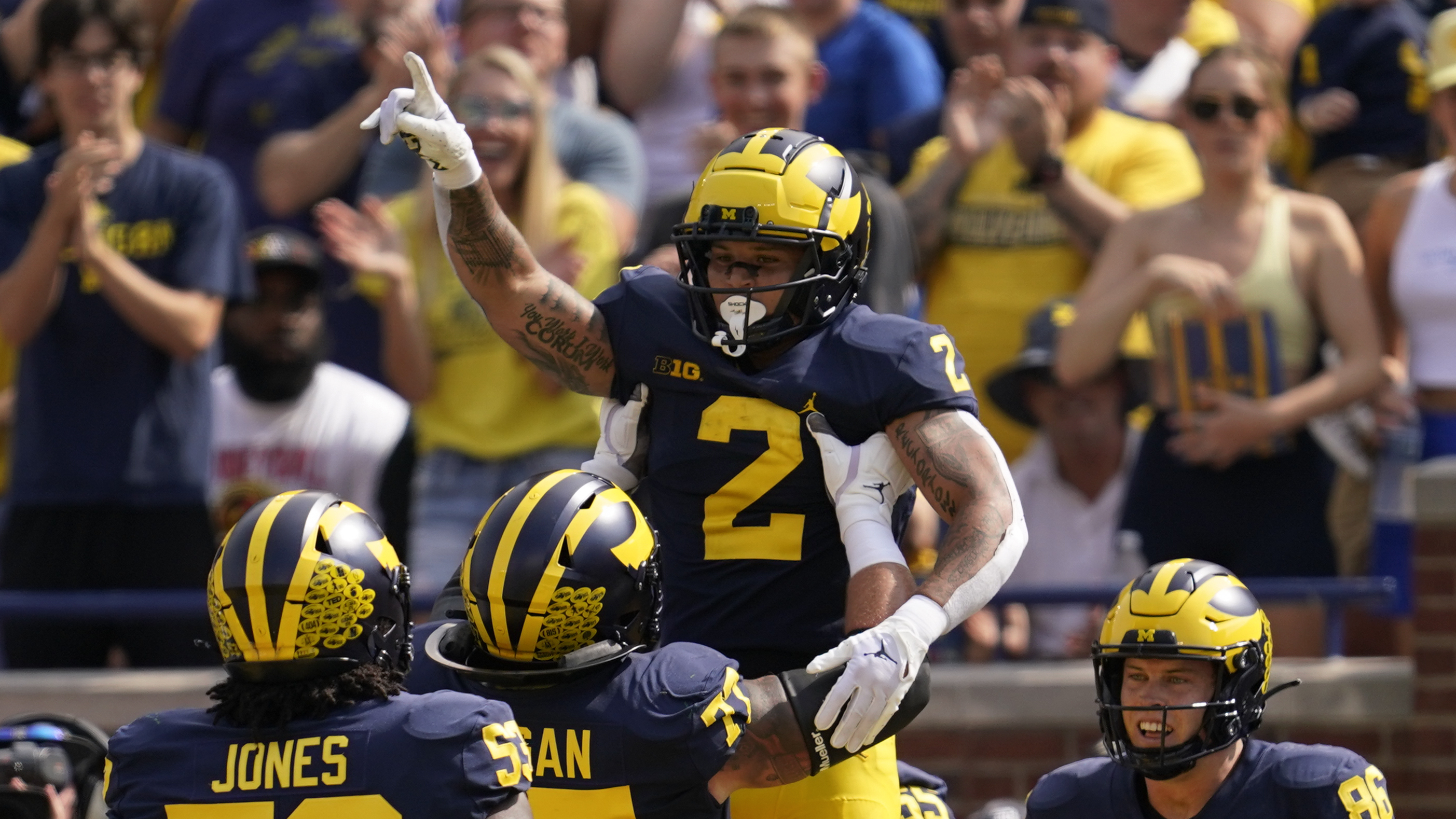 UConn Michigan Football