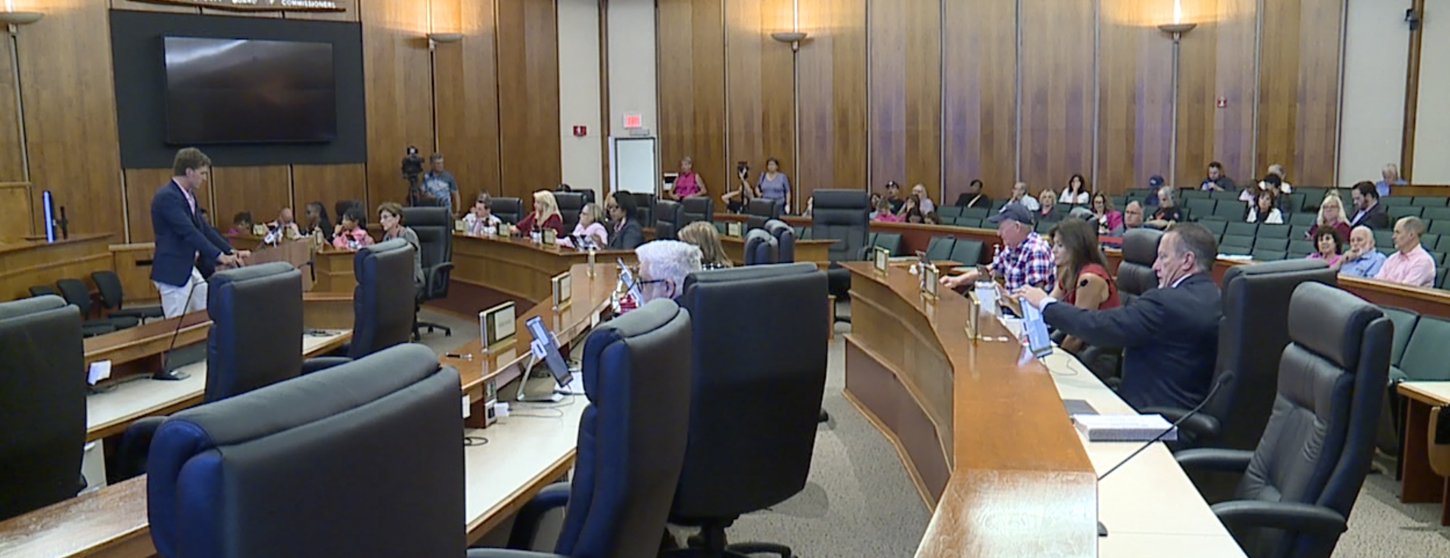 Oakland County approves $1.5 million Planned Parenthood contract in 11-6 vote