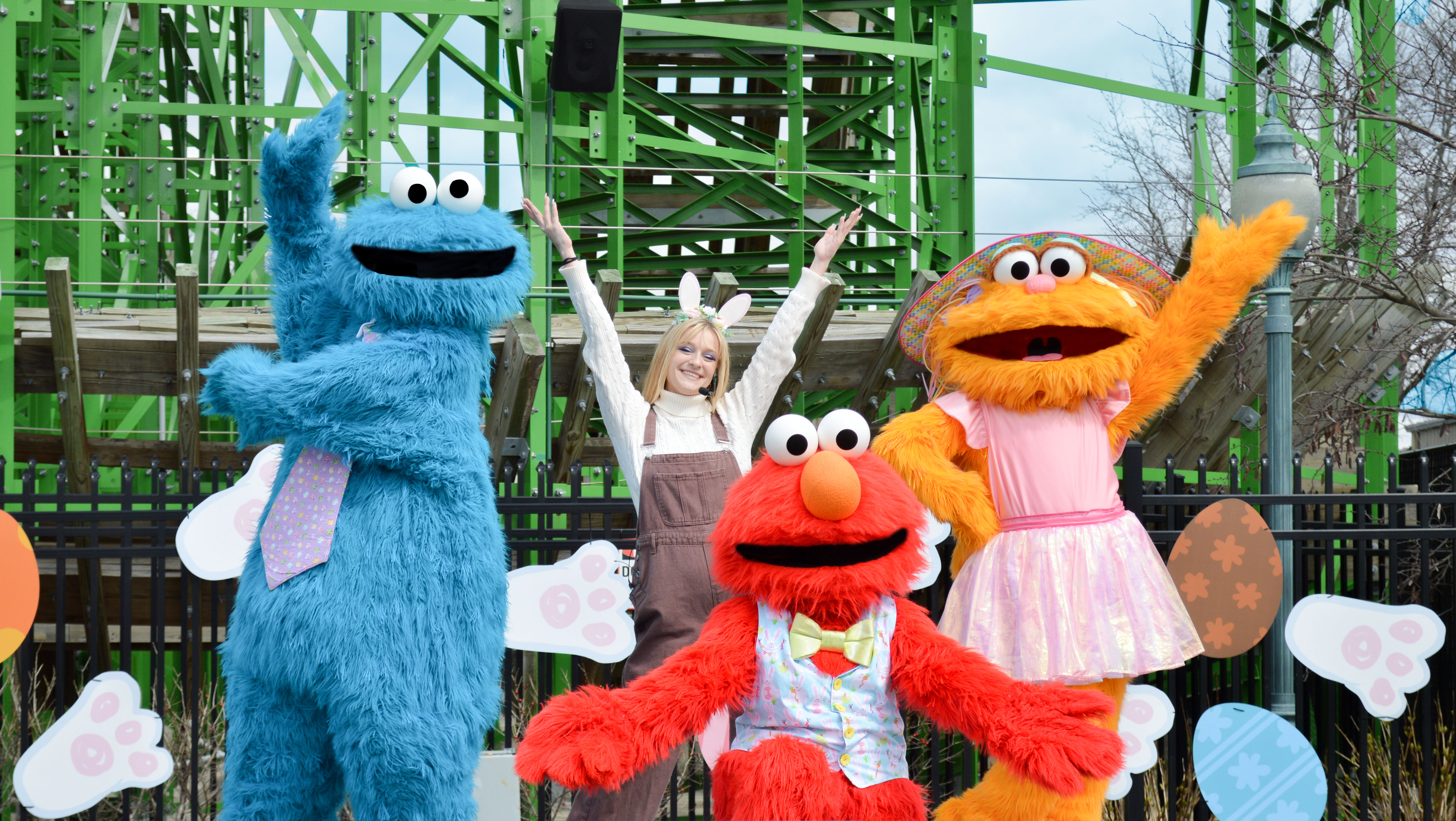 Dance Party_Elmo's Eggstravaganza.jpg