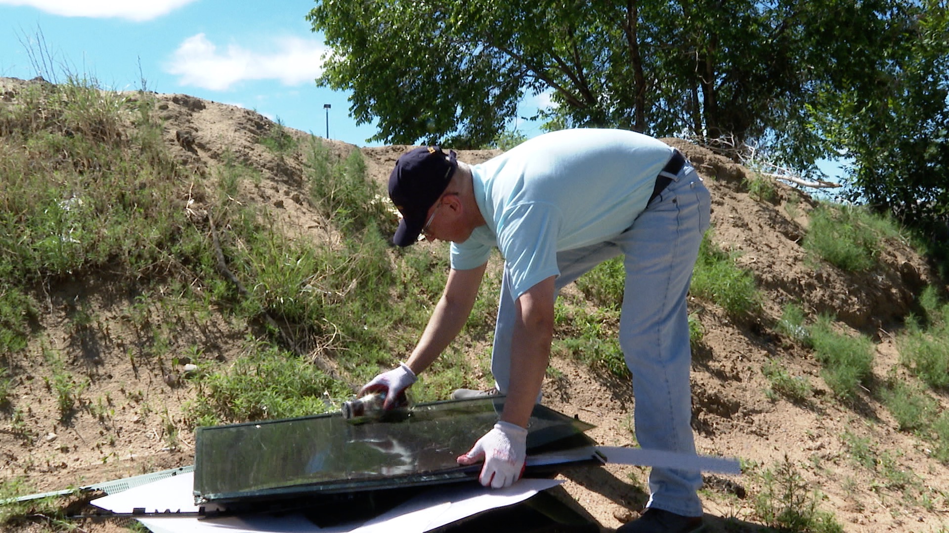 100+ local volunteers donate time during Week of Action.jpg