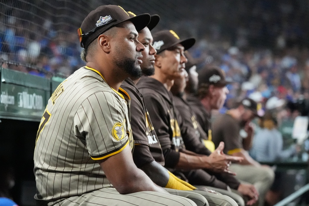 PADRES BENCH 10/3/25