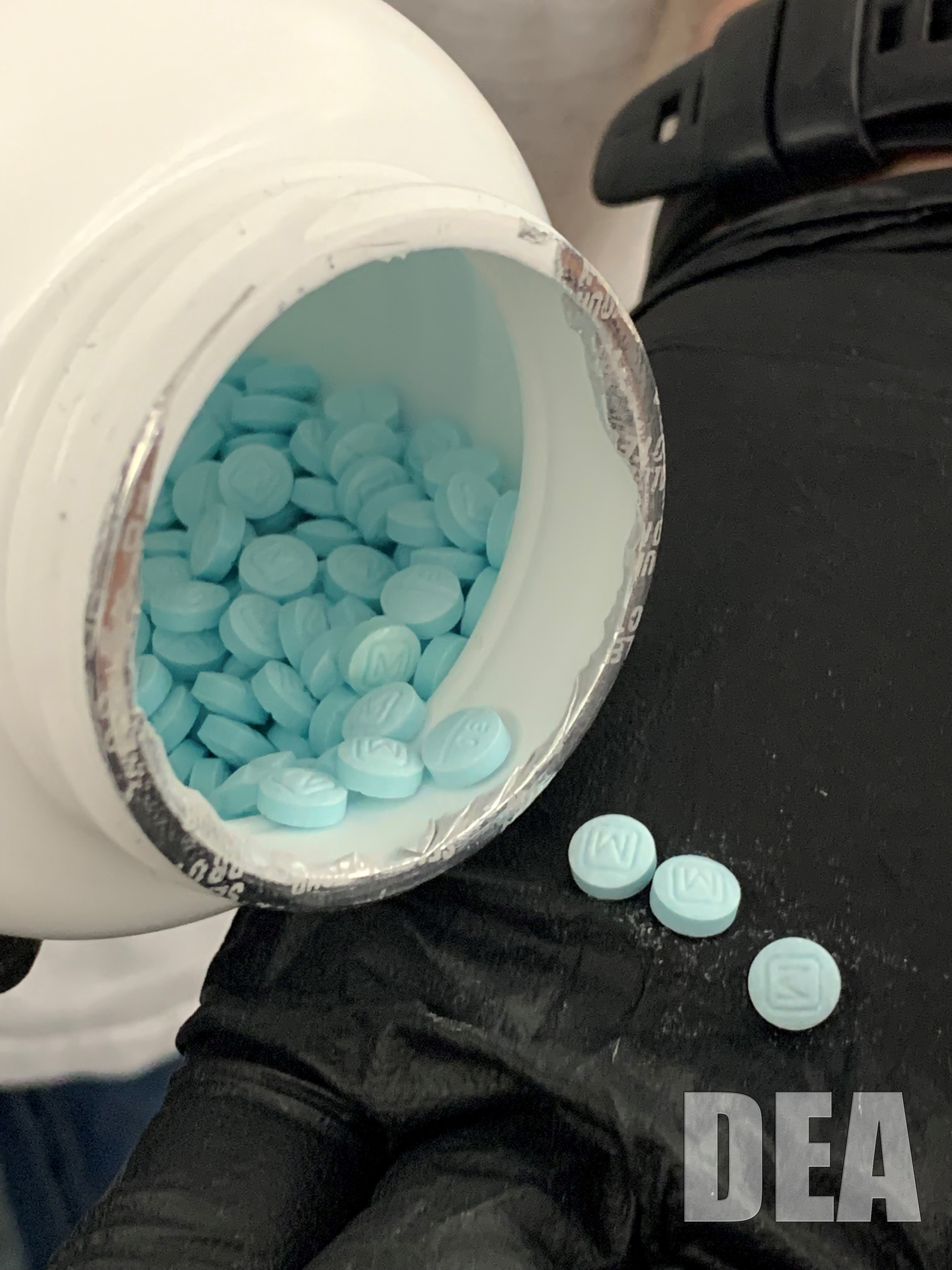 Fentanyl_on glove_x.jpg