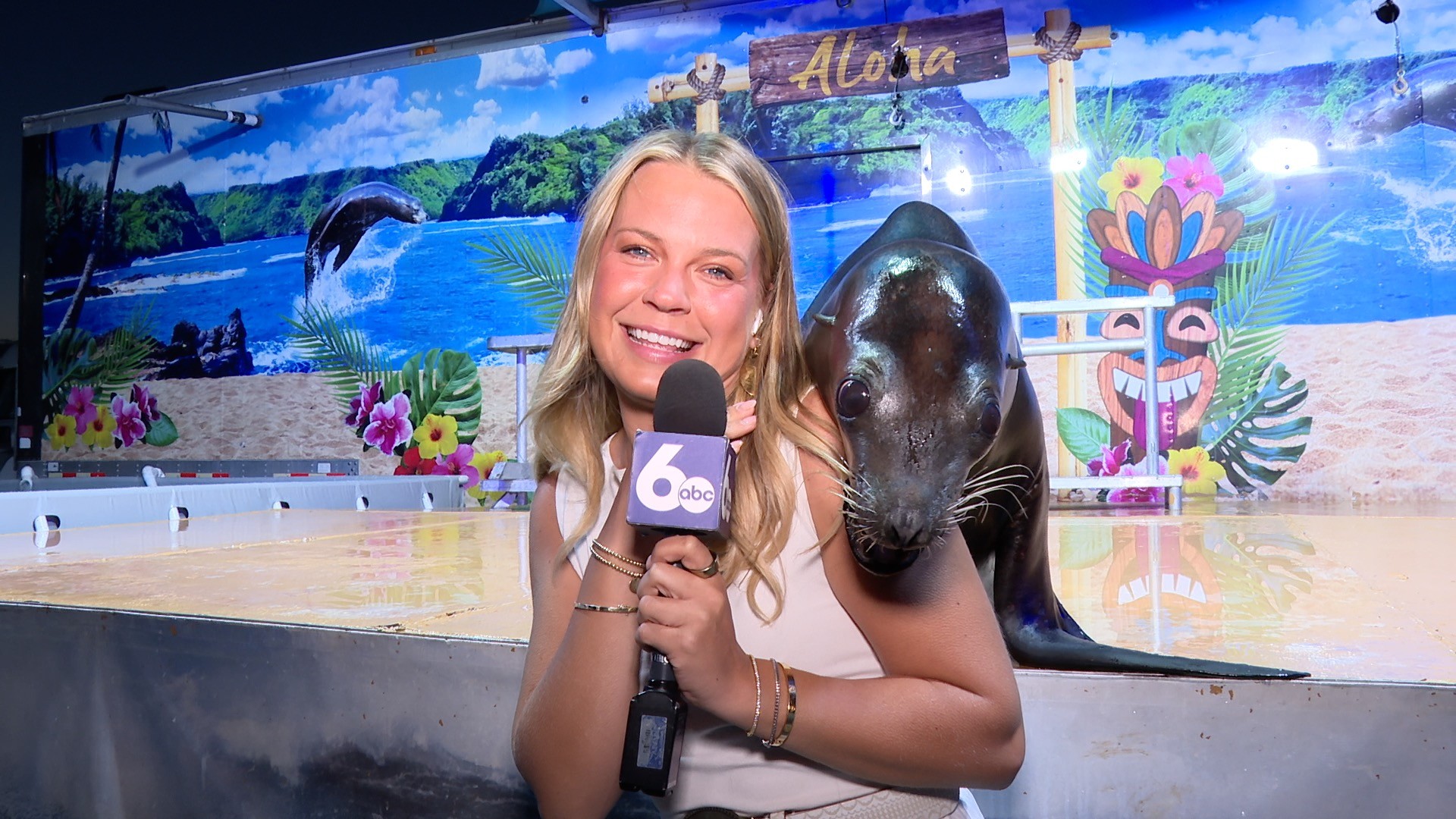 Garden City Neighborhood Reporter Riley Shoemaker and Avacado the Sea Lion at the Western Idaho Fair, 2025.
