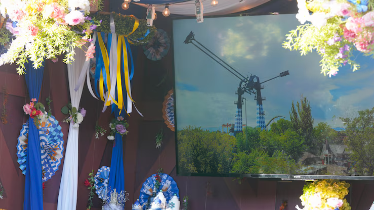 Lagoon Nutcracker.png