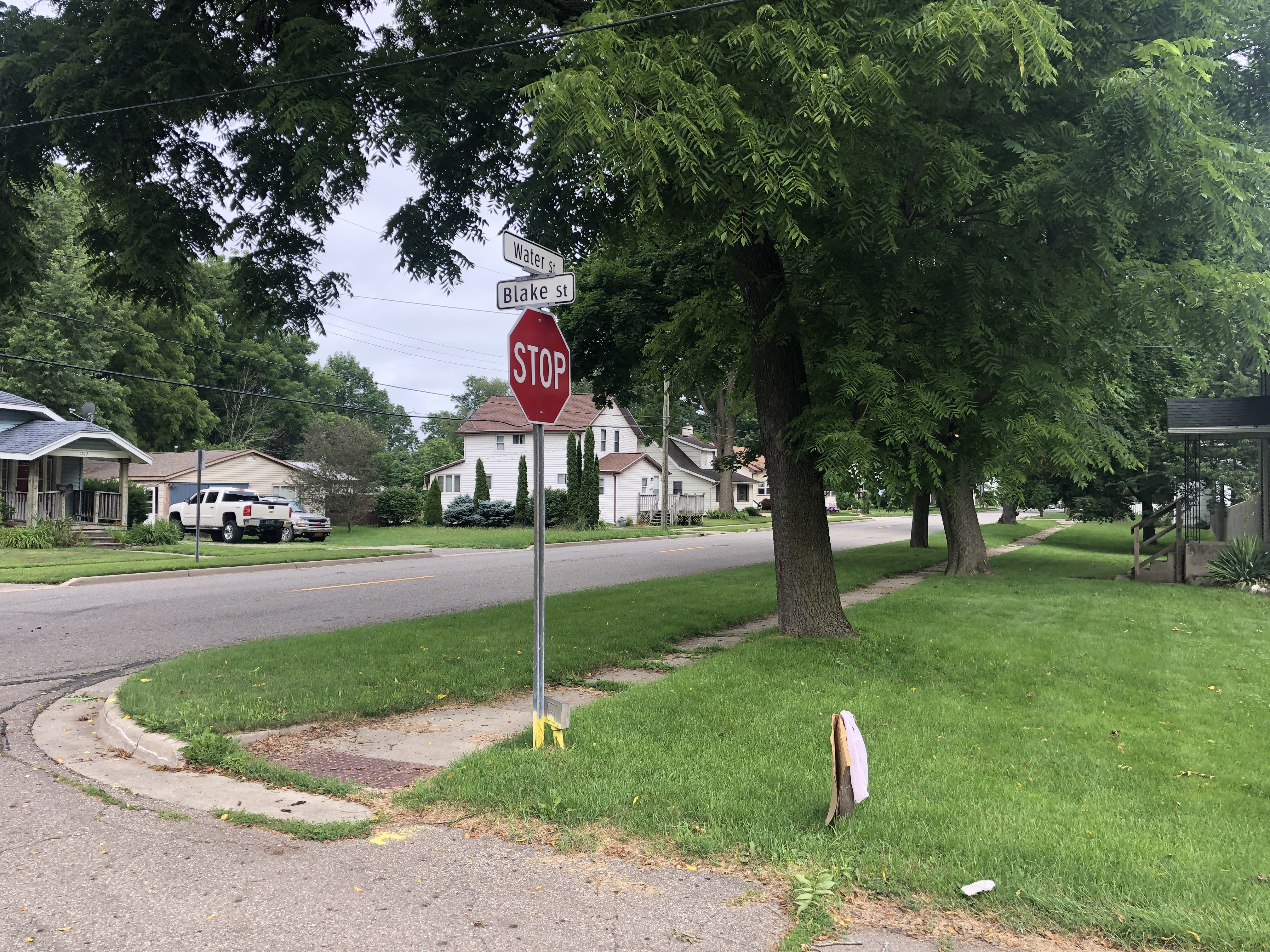 Body found in Eaton Rapids