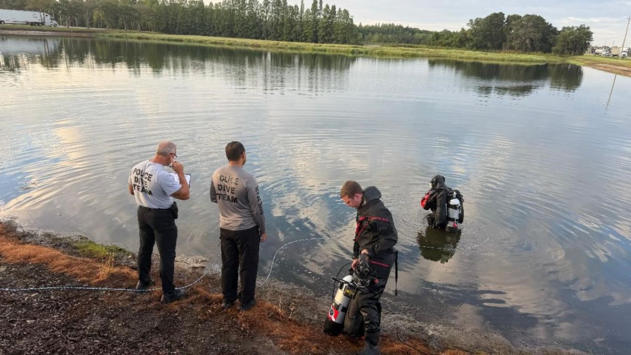 Body found inside vehicle submerged in retention pond: Lakeland police