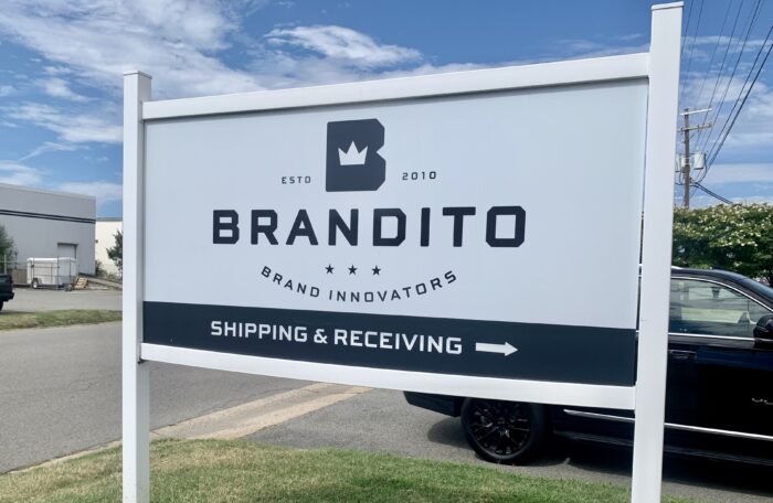 branditosign-700x456.jpg