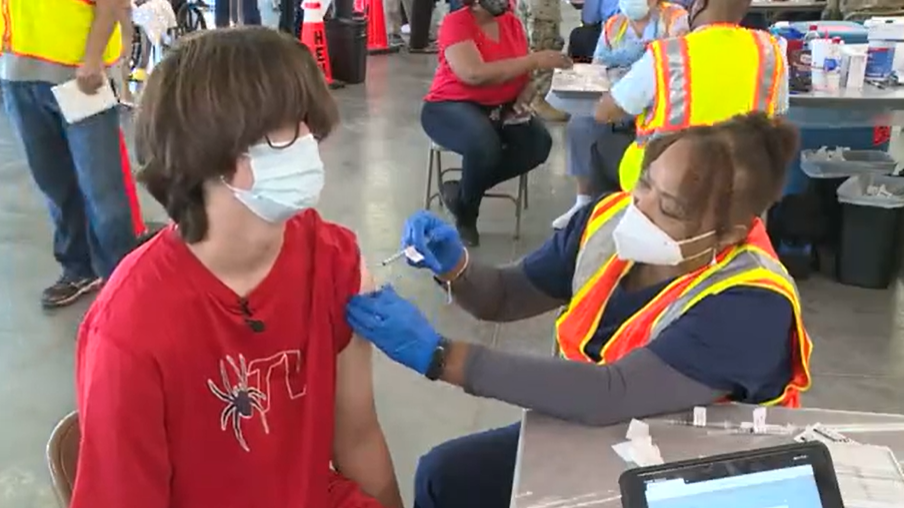 Mother of 2 young children relieved COVID vaccine is safe for kids