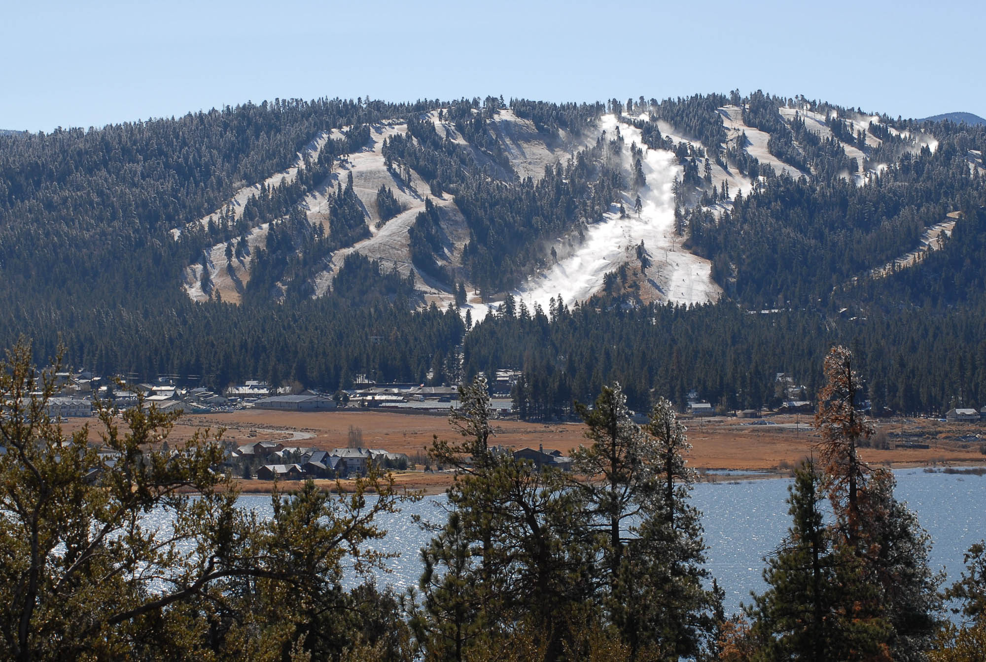 AP A CA USA SNOW SUMMIT SKI AREA