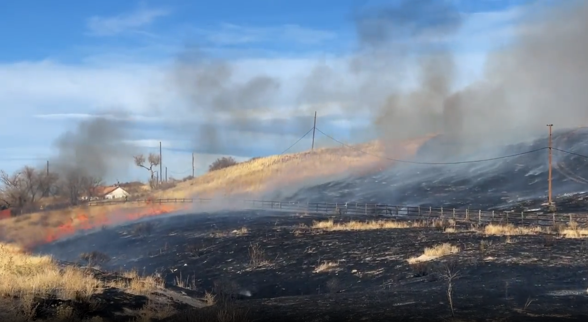 Grass fire Dec 14 2021_South Metro Fire Rescue
