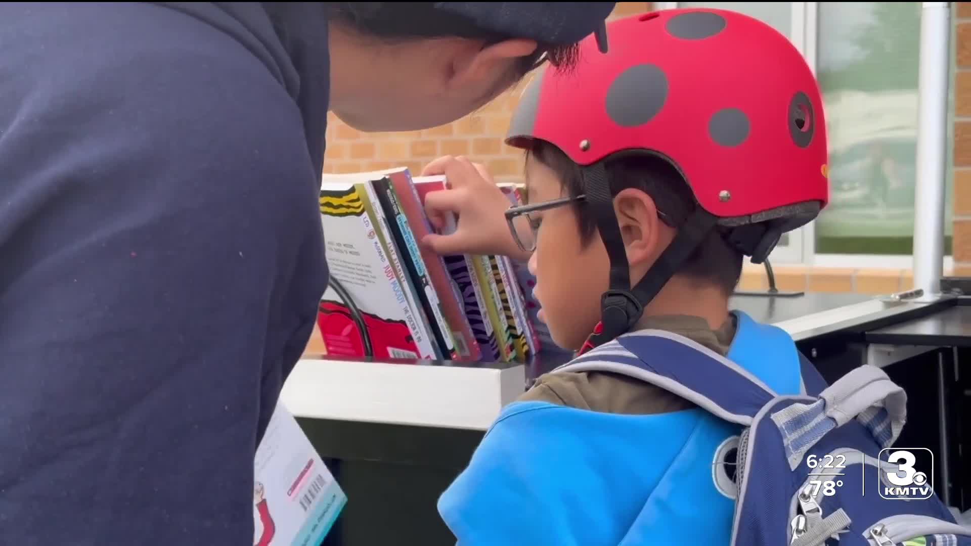 Clarinda library brings book bike to school kids