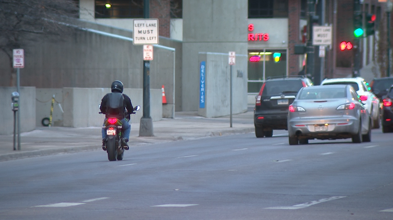 Motorcycle lane splitting: Colorado legislation wants to study the controversial practice