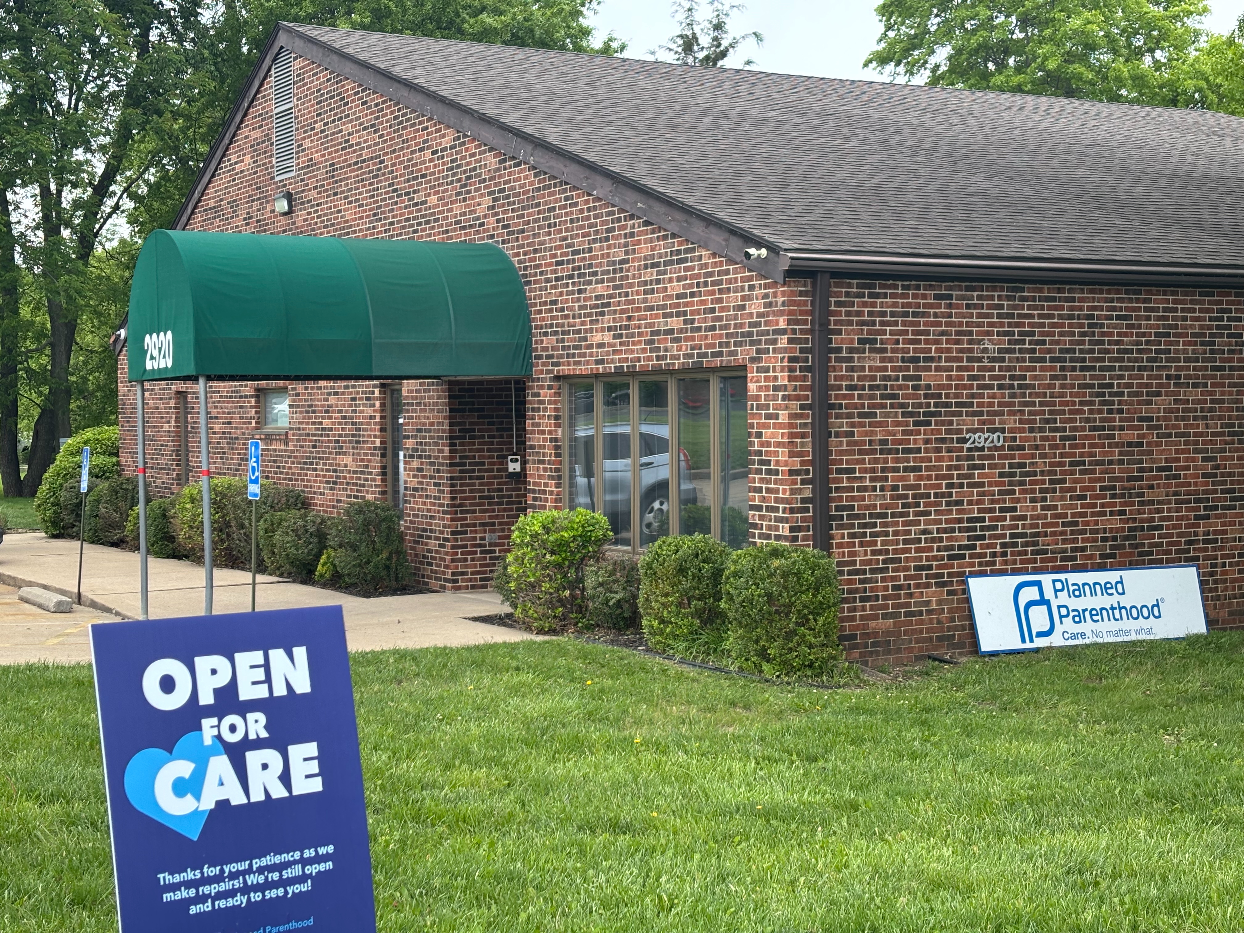 Planned Parenthood Gladstone.jpg